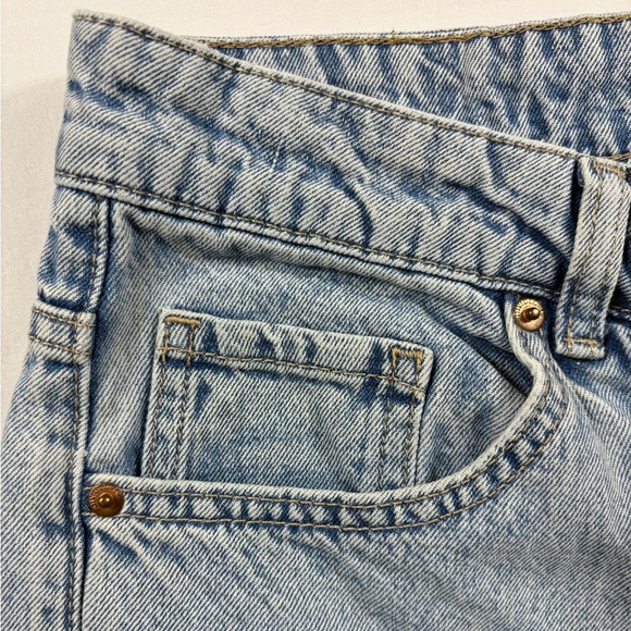 H&M Divided Light Denim 90S Baggy High Waisted Wide Leg Distressed Knee Jeans - Picture 4 of 9